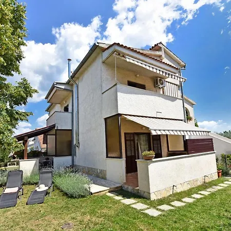 Apartment Irena Arvaj