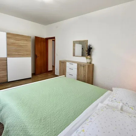 Irena Arvaj Apartment Porec