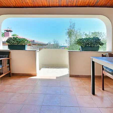 Apartman Irena Arvaj *