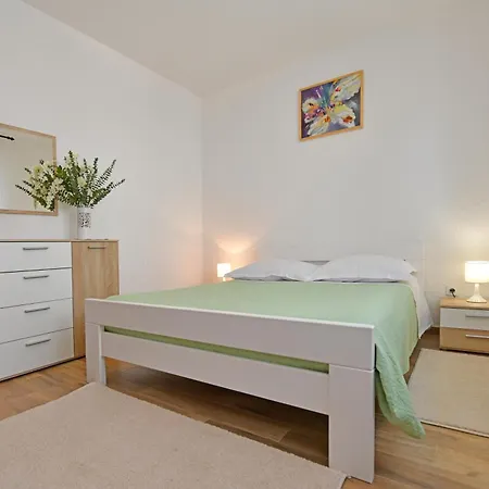 Apartman Irena Arvaj