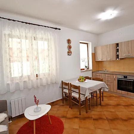 Irena Arvaj Apartman *