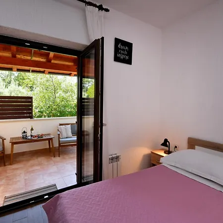 Irena Arvaj * 波雷奇