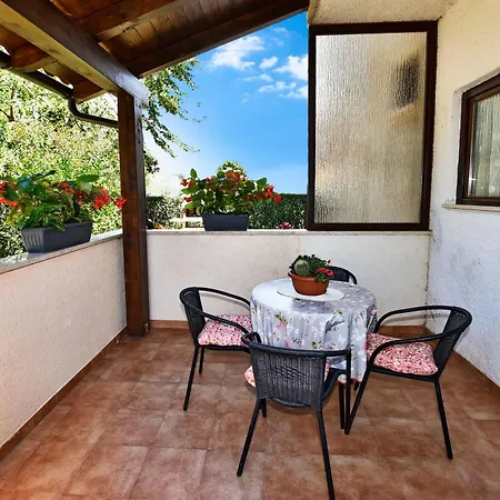 Appartement Irena Arvaj *