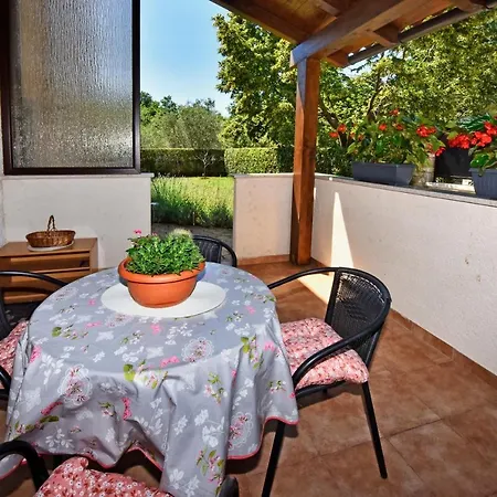 Appartement Irena Arvaj *