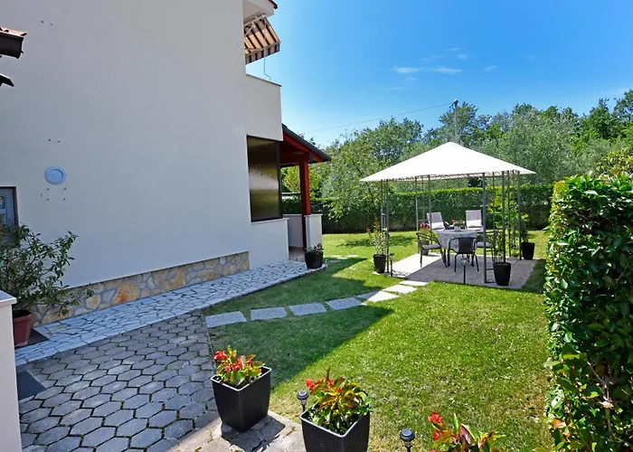 Irena Arvaj 아파트